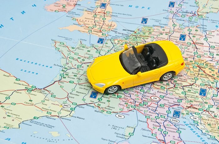 6 points you must pay attention to when driving abroad