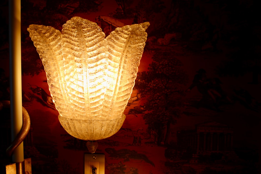 Photo decorative glass standing lamp